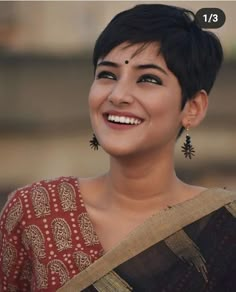 Boycut Saree Look, Indian Bob Haircut, Archika Gupta, Pixie Cut Women, Cabelo Plus Size, Girls Pixie Cut, Androgynous Haircut