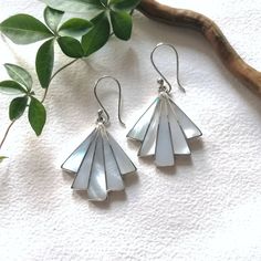 Art Deco Fan Earring, Mother of Pearl Earrings, Handcrafted Mexican Jewellery, Iridescent Shell Inlay, Boho Chic, Silver Plated - Etsy Iridescent Shell, Mexican Earrings, Art Deco Fan, Mexican Jewelry, Mother Of Pearl Earrings, Fan Earrings, Art Deco Inspired, Inspiration Art, Matching Necklaces