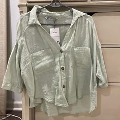 Zara Linen Top. Size Xl Zara Summer Tops With Pockets, Zara Casual Blouse With Pockets, Spring Zara Blouse With Pockets, Zara Blouse With Pockets For Spring, Zara Casual Short Sleeve Blouse, Zara Casual Collared Blouse, Casual Short Sleeve Zara Blouse, Casual Collared Zara Blouse, Casual Green Zara Shirt