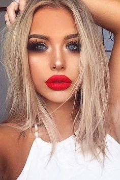 Red Lipstick Looks, Christmas Makeup Look, Red Highlights, Christmas Makeup, Hair Red, Makeup Goals, Prom Makeup