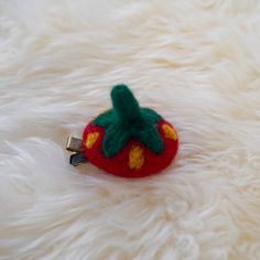 It's a handmade  head clip. It is styled like a strawberry. You can use it as hair clear-up tool or dress-up accessory. Felt Hair Clips, Upcycle Clothes Diy, Clothes Diy, Barrette Clip, Felted Wool, Upcycle Clothes, Barrettes, Wool Felt, Hair Clip