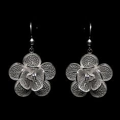 Handmade Luxury Flower Shaped Jewelry, Luxury Silver Floral Earrings, Luxury Handmade Silver Earrings, Handmade Luxury Silver Earrings, Handmade Sterling Silver Jewelry For Celebration, Elegant Flower-shaped Sterling Silver Jewelry, Delicate White Gold Jewelry With Intricate Design, Formal Flower Shaped Polished Jewelry, Classic Formal Jewelry With Flower Shape