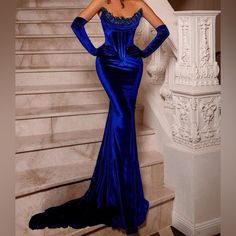 Never Worn. Gloves Not Included. Dark Blue Velvet Dress. Handmade. Size 8 Blue Mermaid Prom Dress, Strapless Prom Dress, Mermaid Evening Gown, Strapless Prom Dresses, Long Blue Dress, Glitter Party, Timeless Dress, Dress Classy, Dresses Royal