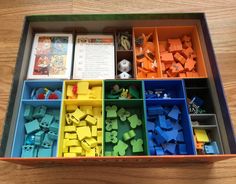 Root Game Insert Bord Games, Board Game Box, Board Game Storage, Game Card Design, Board Game Organization, Board Game Design, Laser Cut Wood Crafts, Gaming Token, Game Storage