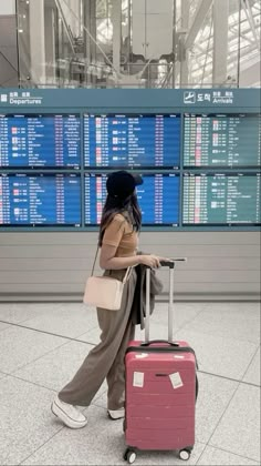 Travel Girl Aesthetic Airport, Airport Travel Aesthetic, Airport Girl Aesthetic, Airport Pics Ideas, Travel Poses Instagram, Airport Poses Ideas, Airport Poses Instagram, Airport Pictures Ideas