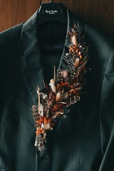 Unique Boutonniere Creative, Queer Wedding Decor, Fall Boutineer Ideas, Gay Wedding Flowers, Fall Wedding Boutonniere, Dried Flower Corsage, Sunset Mermaid, Dried Flower Boutonniere, Boutonniere Groomsmen