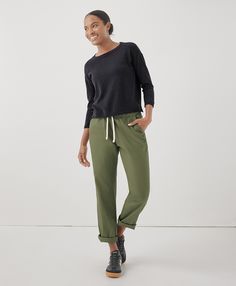 Women's Olivine Daily Twill Pant S. Super soft organic women's Daily Twill Pant from Wear PACT. Fair Trade Factory. GOTS Certified Organic Cotton Roll Up Pants, Green Pants Outfit, Cotton Pants Women, Chambray Pants, Cropped Pants Women, Wardrobe Planning, Twill Pants, Sustainable Clothing, Pull On Pants