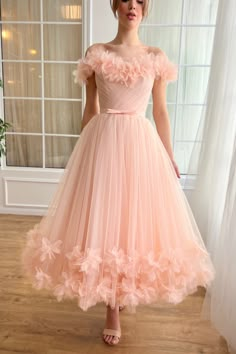 Off Shoulder Gown Design, Tea Party Gown, Tulip Dress Design, Small Prom Dresses, Dream Prom Dresses, Pink Dresses Casual, Tulle Dress Outfit, Tea Length Tulle Dress, Puff Gown