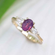 Opalescent pink sapphire bamboo ring Opalescent Sapphire, Jewelry Photos, Jewels Rings, Special Ring, Wide Rings, Proposal Ring, Ring Engagement, Pear Cut, Pink Sapphire