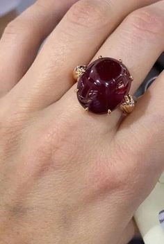 Retro Style Dark Ruby Rose Gold RingRing Red Spinel Ring, Victorian Gold Ring, Oval Ruby Ring, Ruby Ring Designs, Antique Ruby Ring, 2025 Outfits, Victorian Style Rings, Black Ruby, Rainbow Topaz