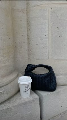 Black Hand Bag, Fashion Staples, Aesthetic Content, Cream Aesthetic, Faux Leather Purse, Story Ideas Pictures, Woven Handbags, Small Clutch, Aesthetic Coffee