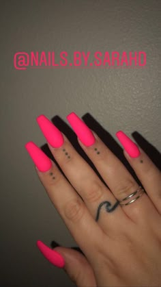 Pinterest: @ prettiiegorgeous ♥ Neon Matte Nails Summer Colors, Neon Pink Matte Nails, Neon Nails Pink And Orange, Neon Hot Pink Nails, Neon Pink And Purple Nails, Shades Of Orange Nails, Colored Nails Acrylic, Hot Pink Matte Nails, Neon Pink Nails With Glitter