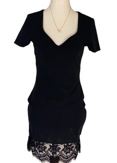 Sweetheart neckline Black dinner dress CONDITION** New Black Dinner Dress, Black Dinner, Dinner Dress, Dresses Xs, Sweetheart Neckline, V Neck, Women's Top, Black