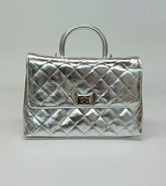 Elegant Square Flap Bag For Shopping, Modern Silver Bags, Chic Silver Bag With Detachable Handle, Modern Silver Shoulder Bag For Office, Modern Silver Office Bag, Elegant Silver Square Shoulder Bag, Classic Silver Crossbody Shoulder Bag, Rectangular Silver Satchel For Shopping, Elegant Silver Square Bag