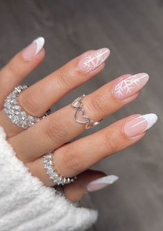 French Almond Christmas Nails, Christmas White Nails Almond, New Nail Designs 2024 Winter, Christmas Nails Ideas Almond, Winter Christmas Nails Almond Shape, White Holiday Nails Almond, Almond Nail Art Christmas, Cute Simple Christmas Nails Almond, Sparkly Winter Nails Almond