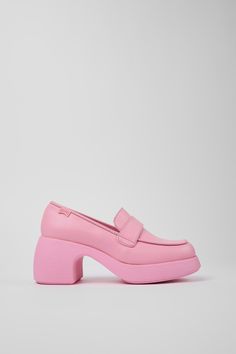 Pink Formal Shoes, Colorful Loafers, Formal Shoes For Women, Fairy Academia, Inside The Wardrobe, Pink Loafers, Strong Feminine, Pink Mules, Leather Loafers Women