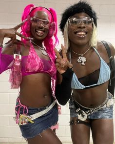 Afro Punk Outfits, Cybery2k Fashion, Skater Fits, Pink 2000s, Model Influencer, Fashion D, Photoshoot Model, Festival Looks, Fashion People