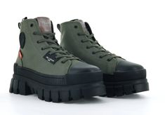 REVOLT HI TX - Palladium US Luxury Waterproof Boots With Reinforced Toe For Streetwear, Kawaii Shoes, Shoe Wishlist, Swag Shoes, Chunky Platform, Creative Branding, Sneakers Men Fashion, Pretty Shoes, Edgy Outfits