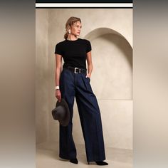 New Banana Republic High Rise Jeans . Never Wear To Big For Me Leg Pants Outfit, Banana Republic Jeans, Elsa Peretti, Looks Black, How To Hem Pants, Looks Chic, Work Style, Blue Pants, Business Casual Outfits