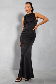 Sleeveless maxi dress crafted from luxurious satin fabric
Alluring grown-on neckline with cut-out detailing at the back
Fishtail hem creates an elegant, figure-flattering silhouette
Fitted bodice accentuates the waist for a flattering shape
Floor-sweeping length exudes glamour and sophistication
Radiate confidence and allure in this showstopping maxi dress from Misspap. The sleek satin fabric drapes beautifully, while the grown-on neckline and cut-out back add a sultry touch. The fishtail hem creates an hourglass silhouette, perfect for formal occasions like weddings, galas, or black-tie events. Pair with strappy heels and statement jewellery for a head-turning evening look that commands attention. Fishtail Maxi Dress, Hourglass Silhouette, Dresses Satin, Radiate Confidence, Country Concert Outfit, Statement Jewellery, Dress Crafts, Black Tie Event, Evening Look