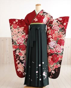 Japan Fashion Women, Kimono Outfits, Kimono Japan, Yukata Kimono, Kimono Design, Fashion Sketches Dresses