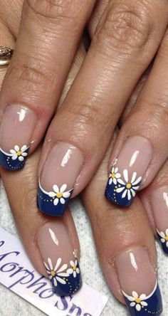 Blue And Yellow Flower Nails, July Gel Nails Ideas, Summer Nail Design 2024, Nail Designs French Tip Unique, Fun French Tip Nail Designs, Nails With Daisy Design, Spring Theme Nails, June Nails Ideas 2024, Nails For Pale Skin