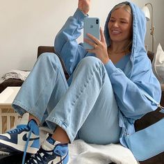 42409417801934 Jordans Outfit Women, Blue Jordans Outfit, Blue Sneakers Outfit, Outfits With Jordan 1s Fashion Styles, Cardigan Zipper, Jordan 1 Outfit Women, Hoodies Streetwear, Jordan Outfit, Blue Jordans