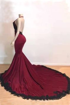 عنابي هالتر عميق الخامس الرقبة فستان حفلة موسيقية حورية البحر مع الدانتيل، ثوب مسائي طويل Fitted Fishtail Gown For Prom Season, Prom Season Mermaid Dress With Sweep Train, Prom Season Mermaid Fishtail Dress With Sweep Train, Mermaid Dress With Sweep Train For Prom, Formal Backless Gown With Sweep Train, Backless Mermaid Dress With Sweep Train, Fitted Mermaid Dress For Prom, Formal Backless Gown With Lace Back, Backless Lace Back Formal Gown