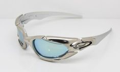 Oakley Glasses, Silver Sunglasses, Cool Glasses, نظارات شمسية, Stylish Glasses, Funky Jewelry, Mode Inspo, Retro Futurism, Mode Inspiration