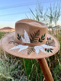 Botanical Tan Floral Hat Personalized Rancher Hat Poppies - Etsy Brimmed Felt Hat For Country Events In Summer, Summer Brimmed Felt Hat For Country Events, Short Brim Felt Hat For Summer Country Events, Summer Felt Hat For Country Events With Curved Brim, Summer Fedora Felt Hat For Country Events, Summer Fedora For Country Events, Summer Felt Hat With Flat Brim For Country Events, Custom Hats For Country Events In Fall, Summer Felt Hat For Country Events