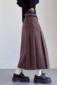 Item Type: SkirtMaterial: PolyesterShape: PleatedWaist: High WaistColor: Black. Coffee. GraySize: S.M.L Size(cm) Length Waist Hip S 84 64 87 M 85 68 91 L 86 72 95 High Waisted Long Skirt, High Waist Long Skirt, Double Belt, Rhinestone Dress, Dress Satin, Gray Skirt, Business Outfits, My Clothes, Bandage Dress