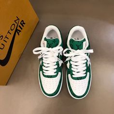 Size: 35-47 It comes with Dust box, Care manual, Tag, and Paper bag.Size Guide: Nice Shoes For Men, Luis Viton, Shoes For Men Sneakers, Best Nike Sneakers, Louise Vuitton, Off White X Nike, White Gym, Air Force 1s, Shoes Green