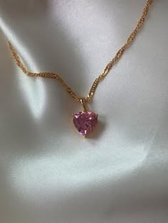 Pink Heart Necklace, Inexpensive Jewelry, Golden Trio, Dope Jewelry, Gold Heart Necklace, Pink Necklace, Girly Jewelry, Dream Jewelry, Drawstring Hoodie