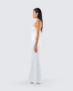 They’ll all be getting down on one knee when they see you in this dress 💍 Made from soft satin fabric, this gorgeous white lace appliqué gown, complete with a fit and flare style and corset boning, will leave a trail of admirers in your wake 🤍 White Gown With Sheer Bodice For Prom Season, White Gown With Lace Back And Sweetheart Neckline, Silk Gown With Fitted Bodice And Straight Neckline, Floor-length Satin Dress With Lace Back, White Evening Dress With Sheer Bodice And Sweetheart Neckline, White Lace Dresses With Bias Cut, White Lace Dress With Bias Cut, Silk Dresses With Fitted Bodice And Corset Back, Silk Dresses With Corset Back And Fitted Bodice