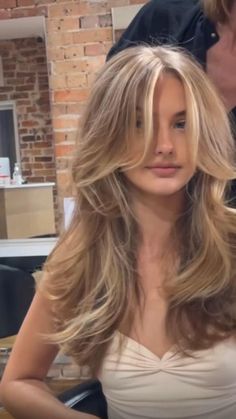 blonde balayage in 2022 | Haircuts for wavy hair, Haircuts for medium hair, Dyed blonde hair Hair Cut Ideas, Blonde Hair Looks, Wolf Cut, Short Hairstyle