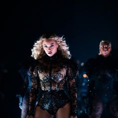 Beyonce Shakira, Beyonce Formation Tour, Female Artists Music, Formation Tour, The Formation World Tour, Capital B, Formation World Tour, Beyonce Formation, Queen Bee Beyonce