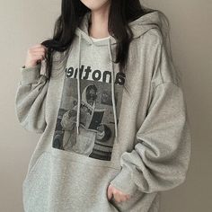 Vintage Print Oversized Hoodie 90s Fashion Grunge, Skirt And Sneakers, Cozy Style, Black Halter Dress, Style Upgrade, Oversized Hoodie, Pattern Fabric, Retro Aesthetic, Hooded Sweater