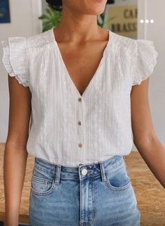 White Embroidered Blouse, Blouse Sleeveless, White Blouse, Embroidered Blouse, Spring Summer Outfits, Spring Summer Fashion, Cute Clothes