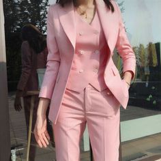 Formal Suits For Women, Celana Fashion, Woman Suit, Stylish Blazer, Pink Suit, Pantsuits For Women, Woman Suit Fashion, Pant Suits, Women Formals