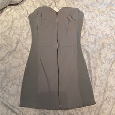 Zip Up Gray Dress Has Tag Brand New Selling As Is Condition Stretchy Material Strapless Has Silicone Gel To Hold Up Zipper Broke So If You Know How To Fix It Will Be Brand New No Other Flaws Light Pink Formal Dresses, Red Halter Dress, Closet Full Of Clothes, Bodysuit And Skirt, Diva Dress, Faux Suede Dress, Blue Homecoming Dresses, Pink Formal Dresses, Suede Dress