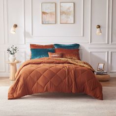 Create a lush and relaxing atmosphere in your bedroom with the Intelligent Design Felicia Velvet Comforter Set. The blush comforter is made from crushed velvet and features diamond quilting for a luxurious look. Matching crushed velvet sham(s) and an oblong decorative pillow complement the comforter to complete the modern style bedding set. Machine washable for easy care, this velvet comforter set uses hypoallergenic filling in the comforter and decorative pillow for extra softness and comfort. Rust Duvet Cover, Modern Style Bed, Velvet Comforter, Style Bedding, Luxe Bedroom, Velvet Duvet, Fluffy Bedding, Diamond Top, Linen Sheet Sets