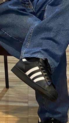 Superstar Adidas Black, Black Sneakers Aesthetic, Black Shoes Aesthetic, Adidas Black Shoes, Black Superstars, Adidas Superstars, Dr Shoes