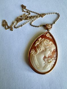 Gorgeous antique cameo set it in 18k gold with a y set chain. The cameo and the chain are stamped 18k gold. Historical Accessories, Marie Antoinette Costume, Cameo Necklace, Beauty Clothes, Vintage Jewels, Marie Antoinette, Victorian Fashion, The Chain, Precious Stones