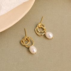 Double Hoop Pearl Earrings Hoop Pearl Earrings, Bridesmaid Pearl Earrings, White Earring, Elegant Packaging, Just Be Yourself, Bridesmaid Pearls, Twisted Metal, Baroque Pearl Earrings, Earrings Bridesmaid