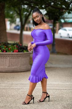 We are obsessing over this purple midi dress. We love this teamed with transparant pumps for a pretty feminine vibe. True to size Jenaba is wearing a S Composition: 92% polyester 8 % spandex Purple Stretch Midi Dress, Purple Bodycon Midi Dress For Summer, Flirty Midi Dress For Club, Flirty Stretch Midi Length Bodycon Dress, Purple Stretch Knee-length Dress, Purple Fitted Mid-length Dress, Stretch Purple Knee-length Dress, Flirty Knee-length Midi Dress For Club, Stretch Knee-length Purple Dress