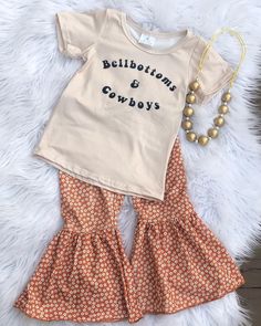 Western Toddler Girl Outfit, Baby Western Outfit Girl, Baby Girl Western Outfits, Country Toddler Girl, Western Baby Girl Outfits, Western Baby Outfits, Southern Baby Clothes, Country Baby Girl Outfits, Country Baby Girl Clothes