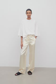 Encore Pant White in Viscose – The Row Towel Scarf, Satin Pants, Short Denim, Mens Fall, Wool Pants, Minimal Style, Minimal Fashion, Womens Fall, Skirt Pants