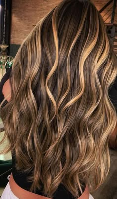 Coconut Balayage Hair, Medium Brown Hair Color Ideas Balayage, Brown Hair Extensions With Money Piece, Dark Roast Balayage, Medium Brown With Light Brown Highlights, Honey Blonde Highlights In Brown Hair, Hair Color Ideas Brown And Blonde, Highlights For Hair Ideas, Highlights Color Hair