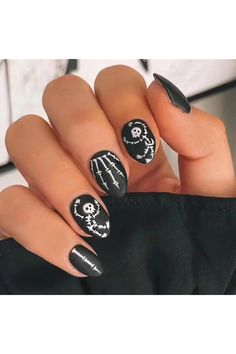 24Pcs Halloween Press on Nails Short Almond Black Press on Halloween Nails Skeleton Glue on Nails Matte False Nails with Skull Designs Halloween Fake Nails Reusable Artificial Nails for Women&amp;Girls Spooky Acrylic Nails, Short Glam Nails, Short Quince Nails, Halloween Short Nails, Skeleton Nails, Halloween Press On Nails, Short Fake Nails, 2024 Nails, Nails Classy