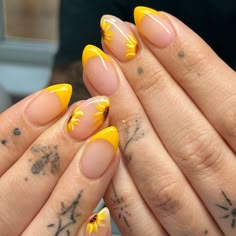 31 Gorgeous Sunflower Nails - Ak Pal Kitchen Autumn Nails Sunflower, Sunflower Nails Easy, Sunflower Nails French Tip, Sunflower Almond Nails, Sunflower Themed Nails, Sunflower Nails Fall, Sunflower Manicure, Sunflower Pedicure, Sunflower Fall Nails